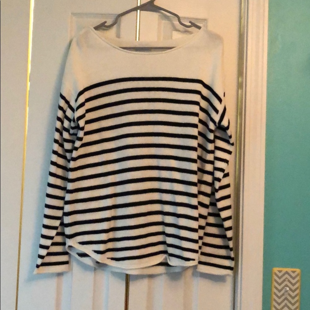 White & navy striped sweater